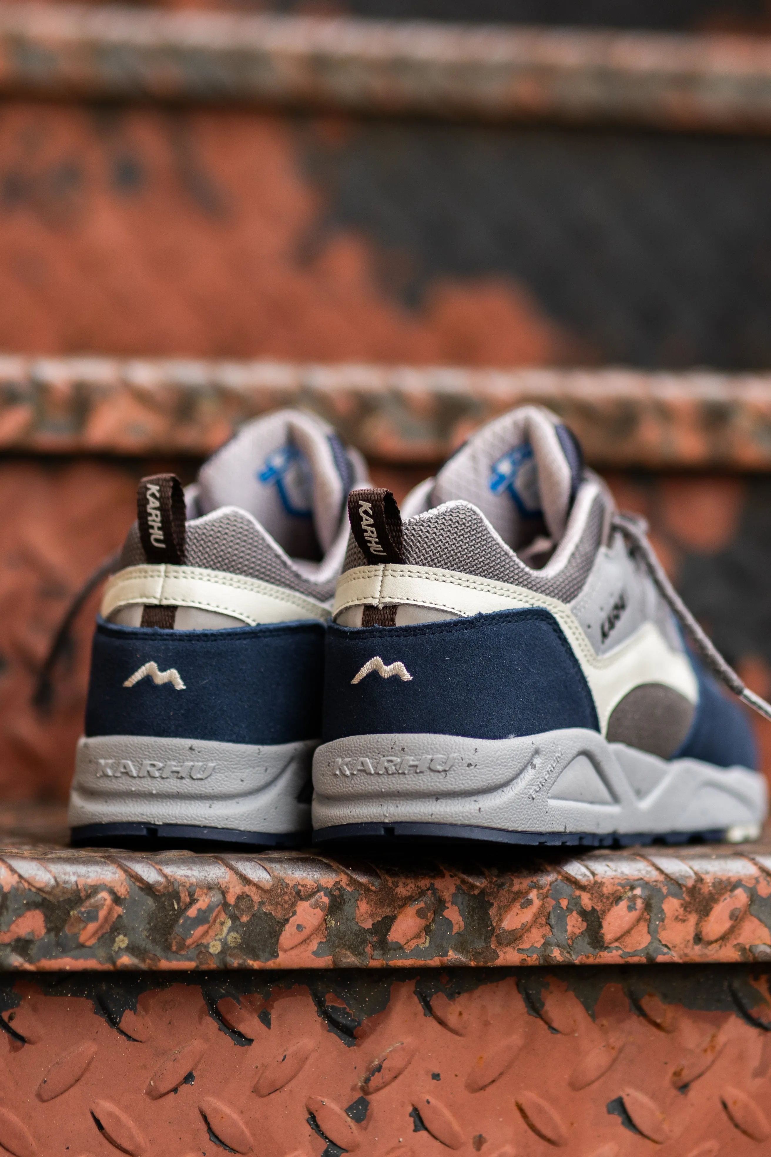 Karhu Fusion 2.0 (Mood Indigo/Smoked Pearl)